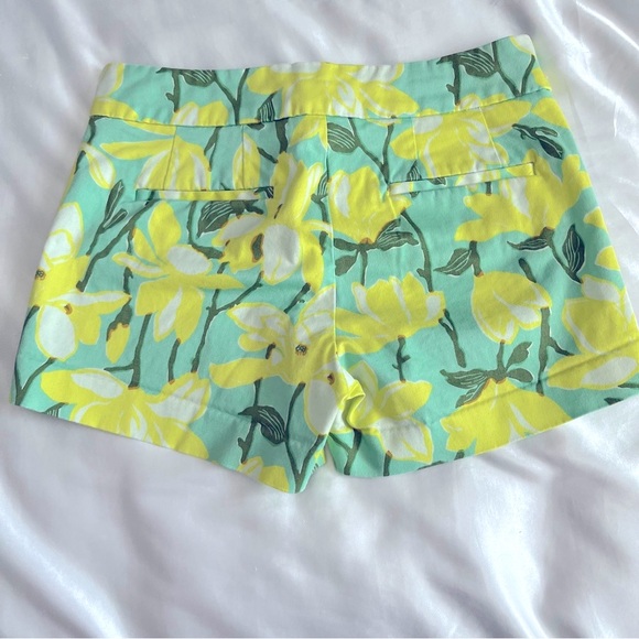 J. Crew Pants - J.Crew Chino floral shorts, size 00, Pre-owned